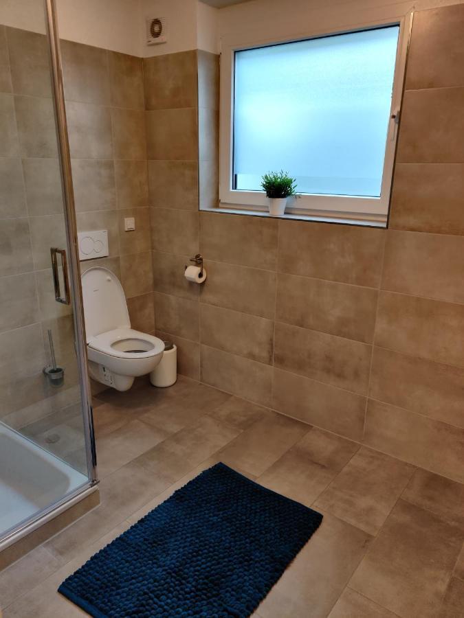 Moderne Neubau Ferienwohnung วิสบาเดน ภายนอก รูปภาพ